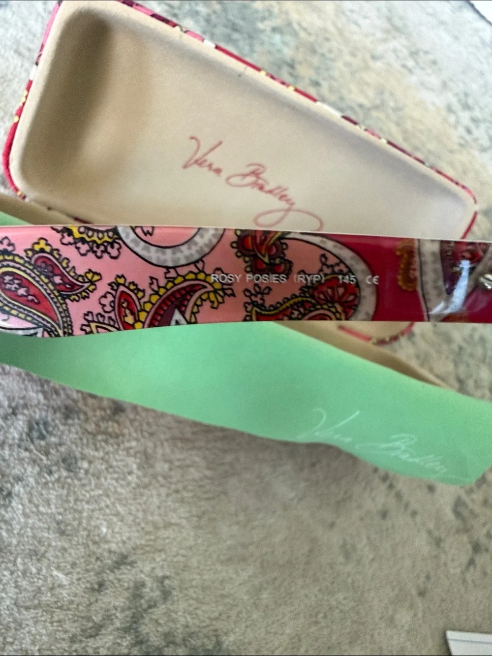 Vera Bradley Rare Retired RosyPosies Wayfarer Sunglasses, Pink Paisley Case